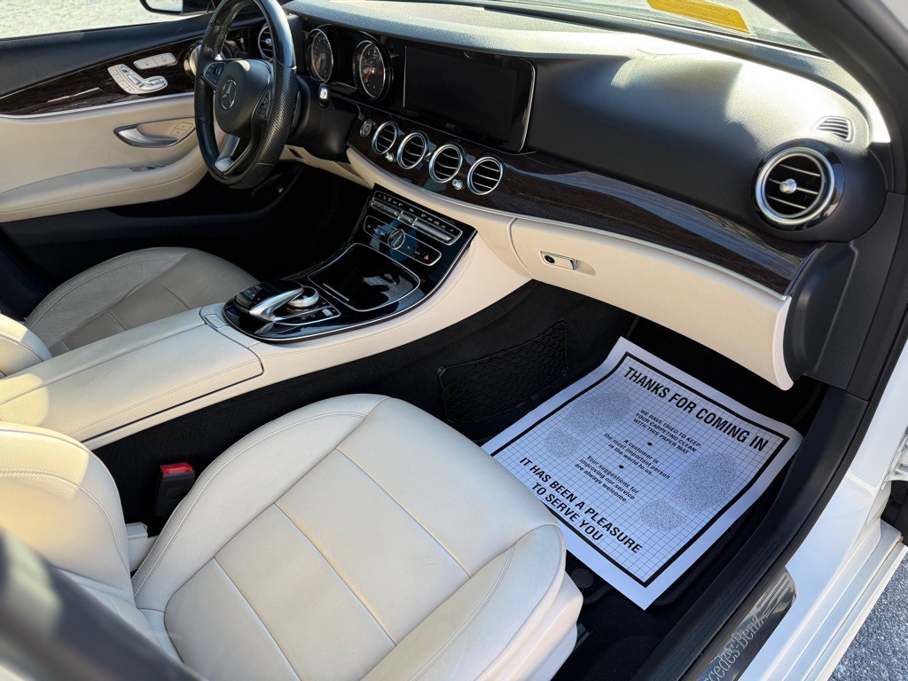 2017 Mercedes-Benz E-Class Image 11