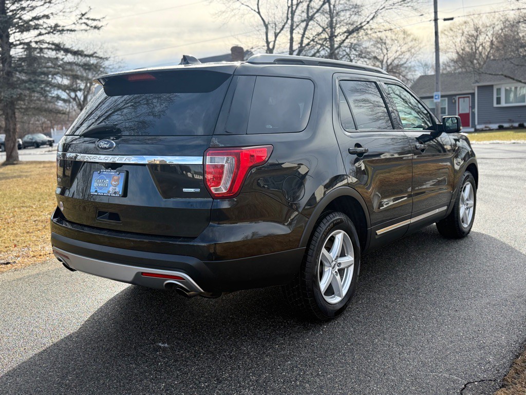 2016 Ford Explorer Image 3