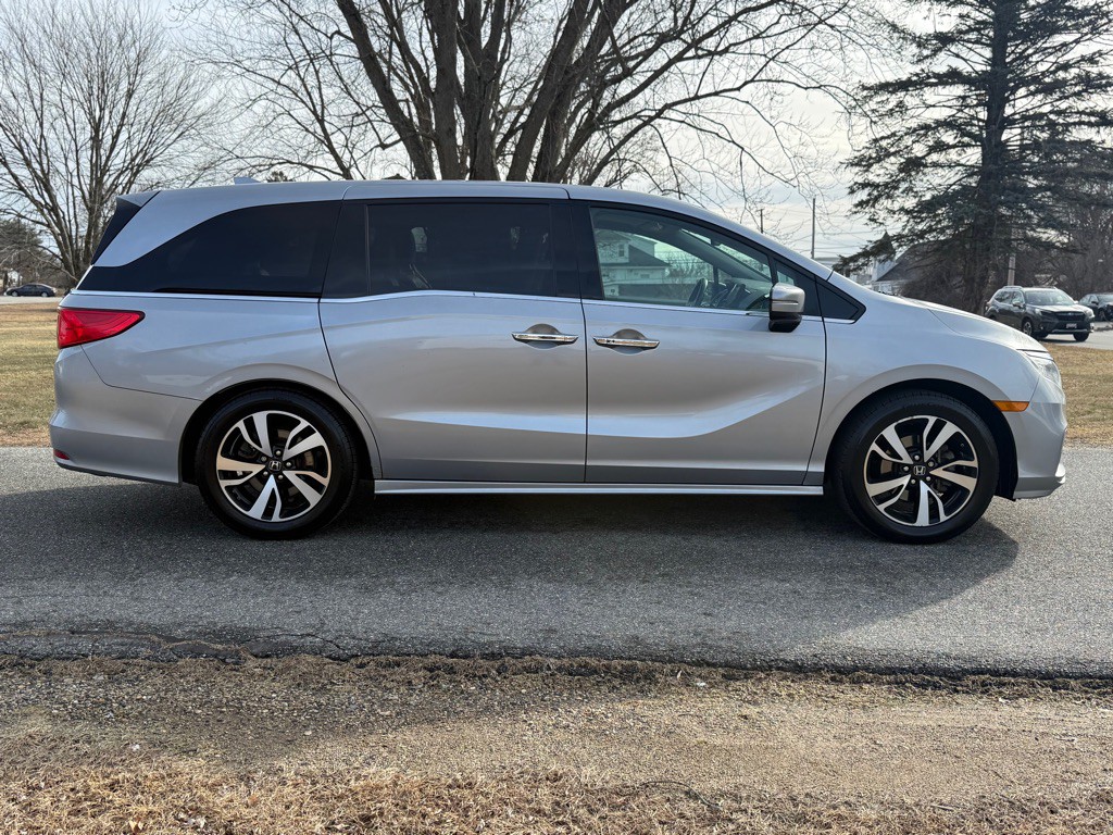2018 Honda Odyssey Image 2