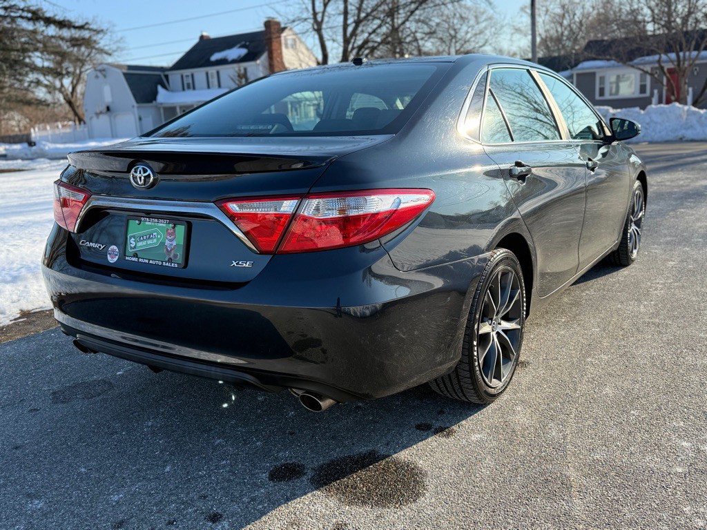 2015 Toyota Camry Image 2