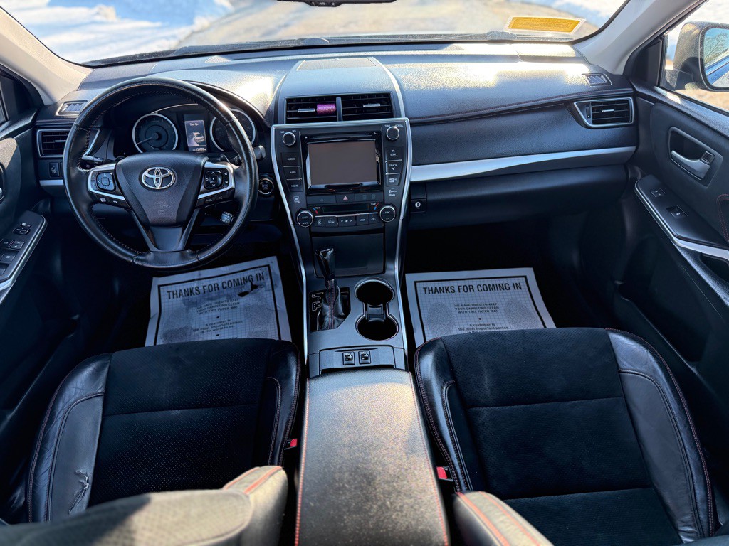 2015 Toyota Camry Image 8