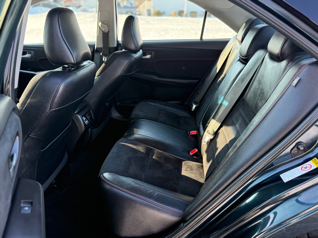 2015 Toyota Camry Image 10