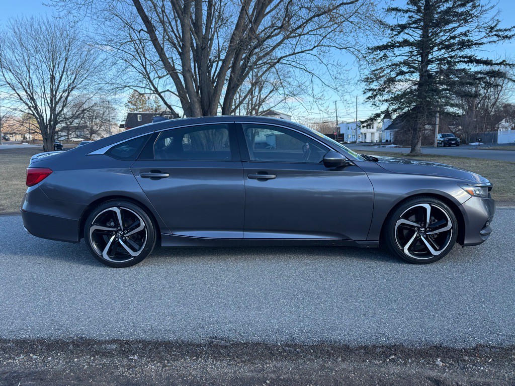 2019 Honda Accord Image 2