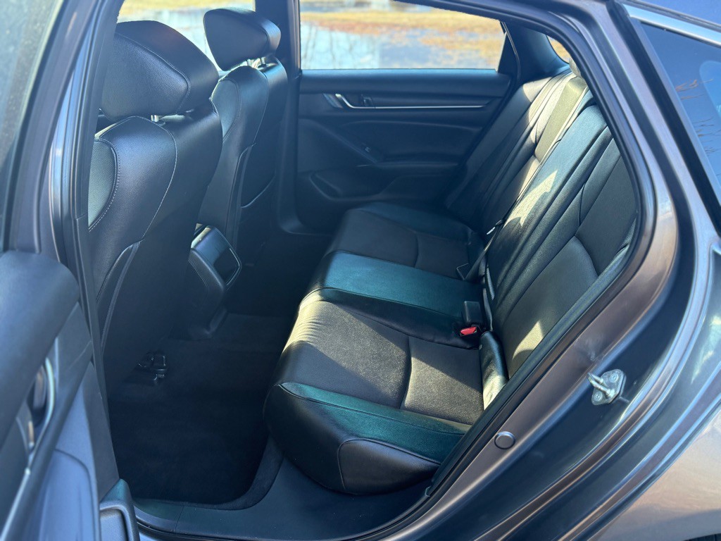 2019 Honda Accord Image 11