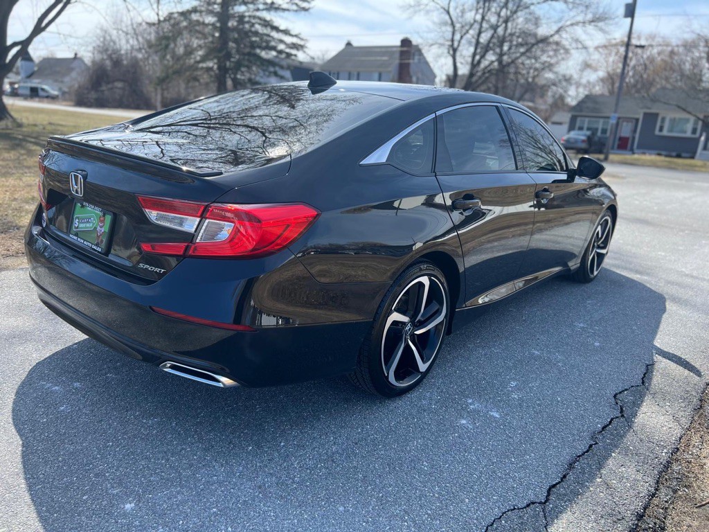 2018 Honda Accord Image 2