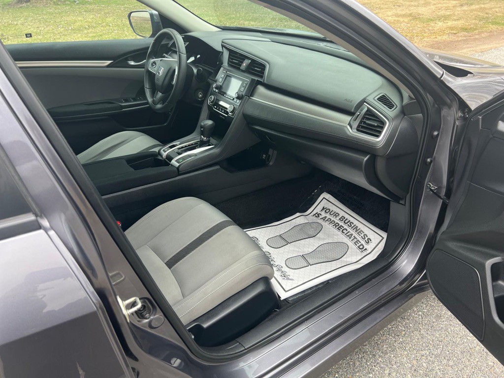 2017 Honda Civic Image 9