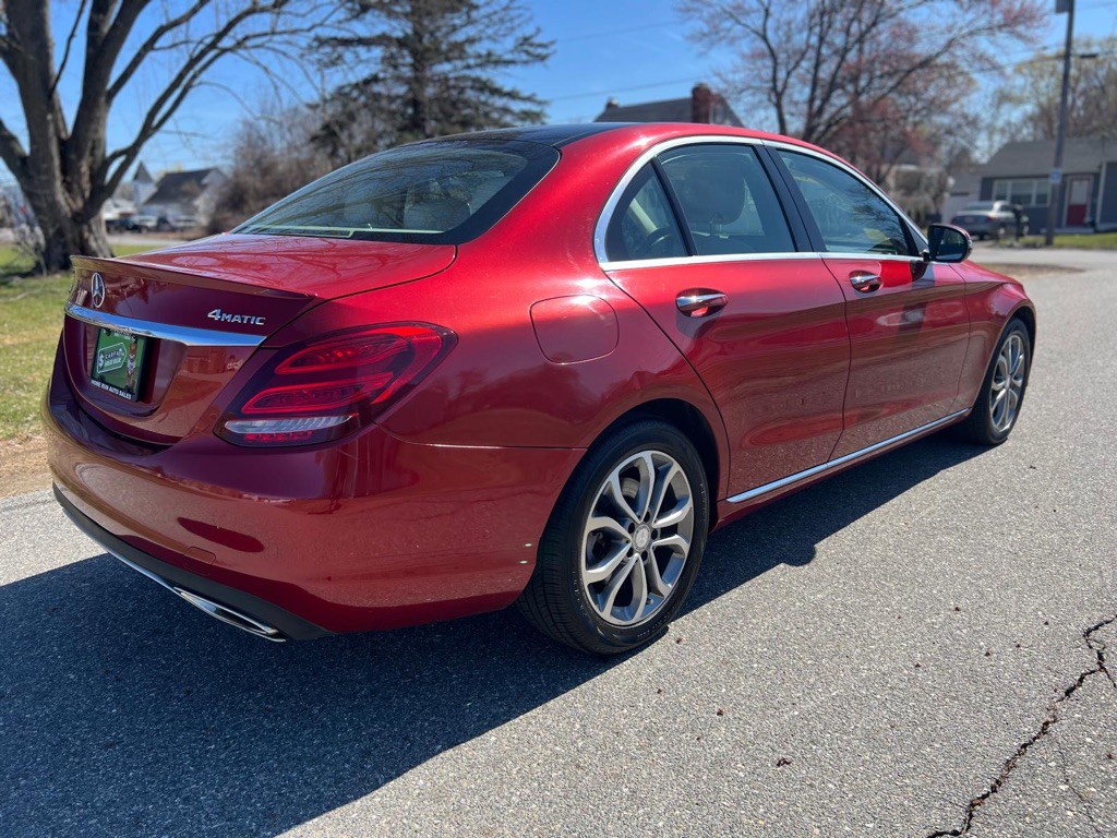 2016 Mercedes-Benz C-Class Image 2