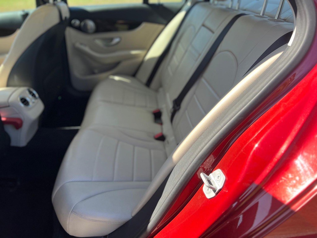 2016 Mercedes-Benz C-Class Image 10
