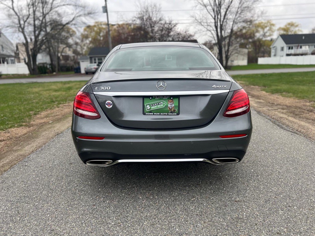 2017 Mercedes-Benz E-Class Image 3