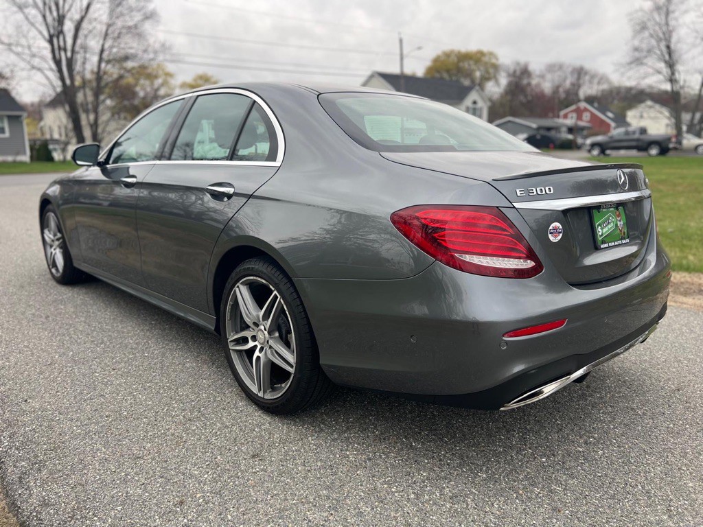 2017 Mercedes-Benz E-Class Image 4