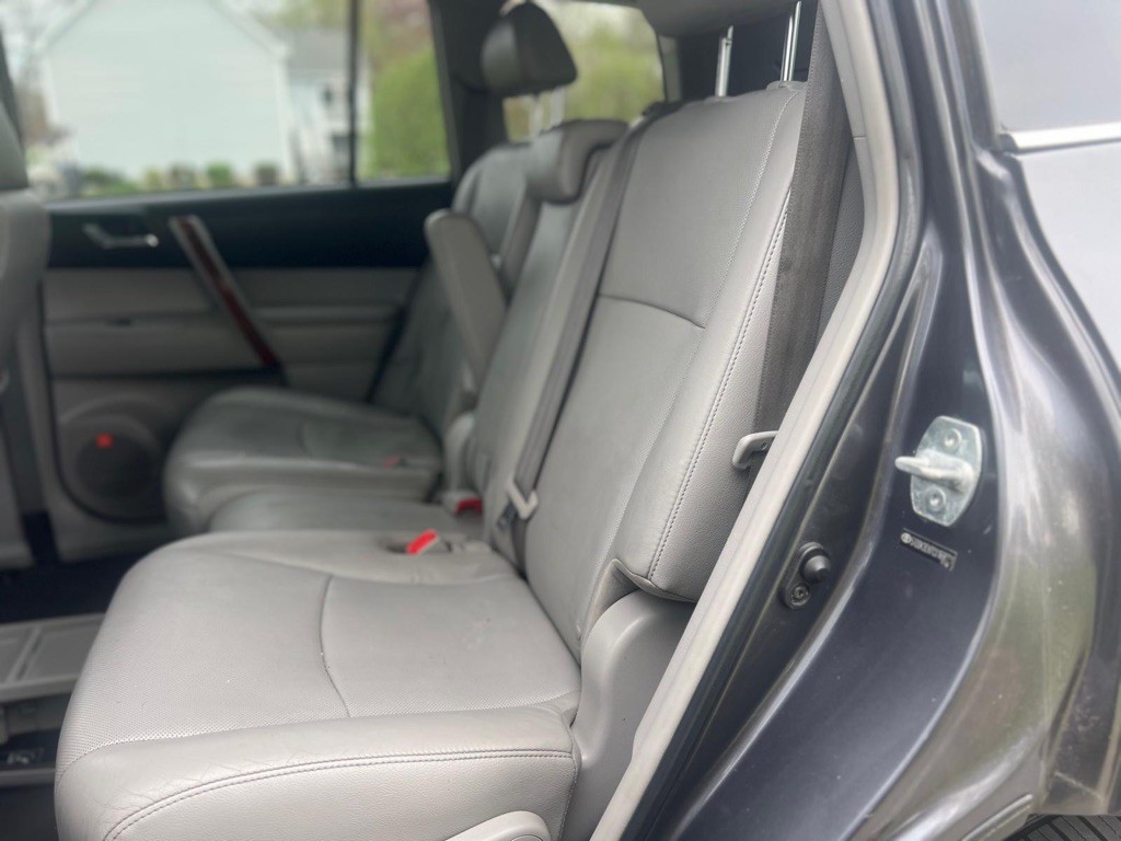 2012 Toyota Highlander Image 10
