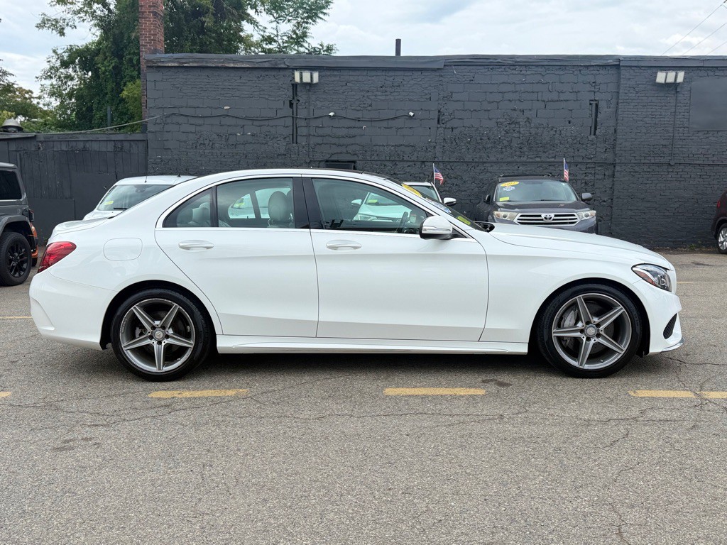 2015 Mercedes-Benz C-Class Image 2