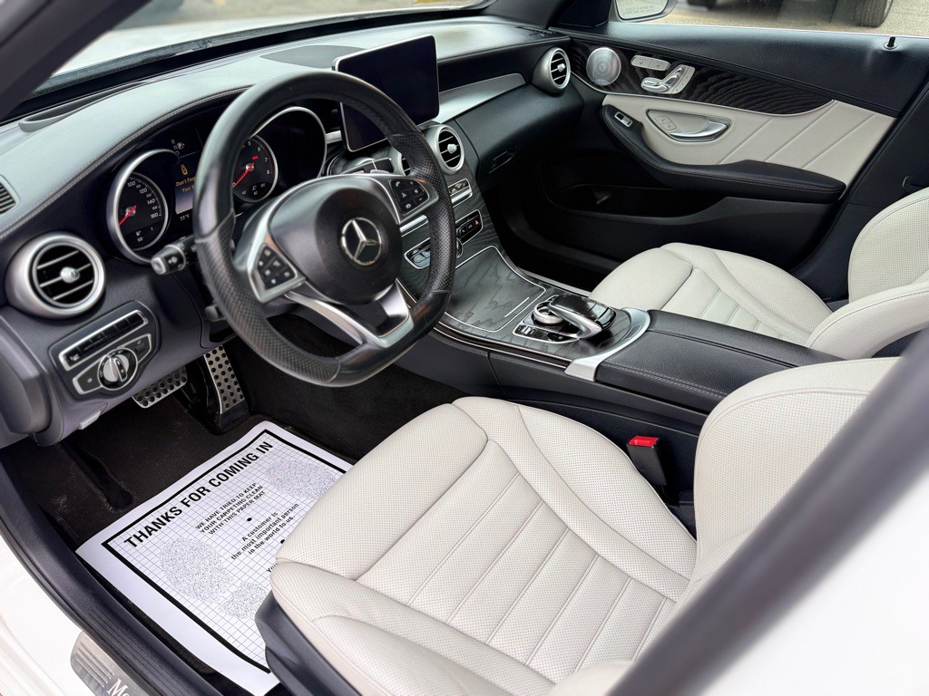 2015 Mercedes-Benz C-Class Image 9