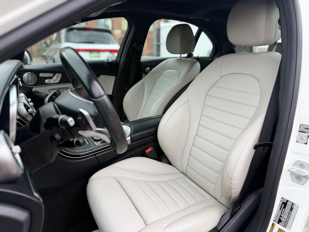 2015 Mercedes-Benz C-Class Image 12