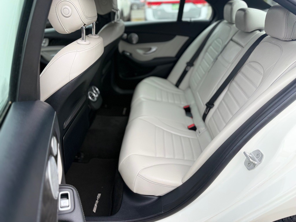2015 Mercedes-Benz C-Class Image 13