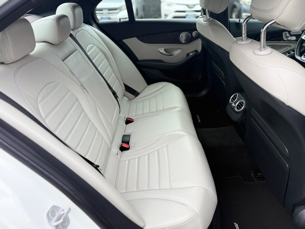 2015 Mercedes-Benz C-Class Image 14