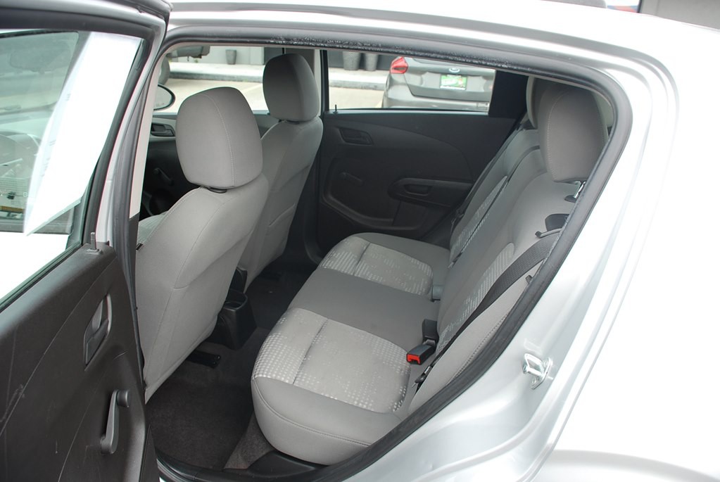 2020 Chevrolet Sonic Image 15