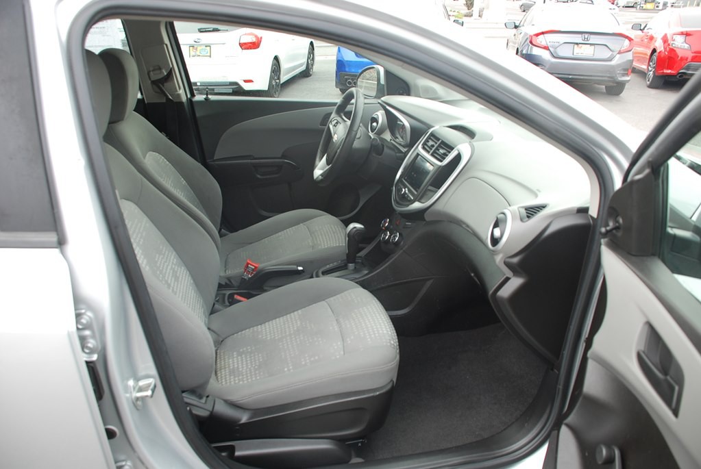 2020 Chevrolet Sonic Image 18