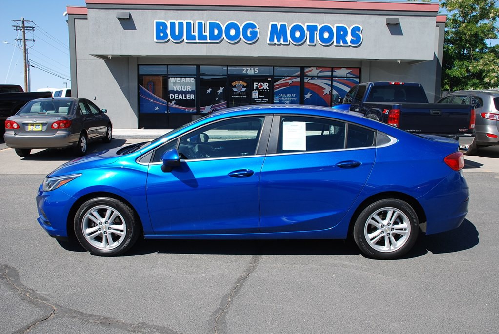2016 Chevrolet Cruze Image 2