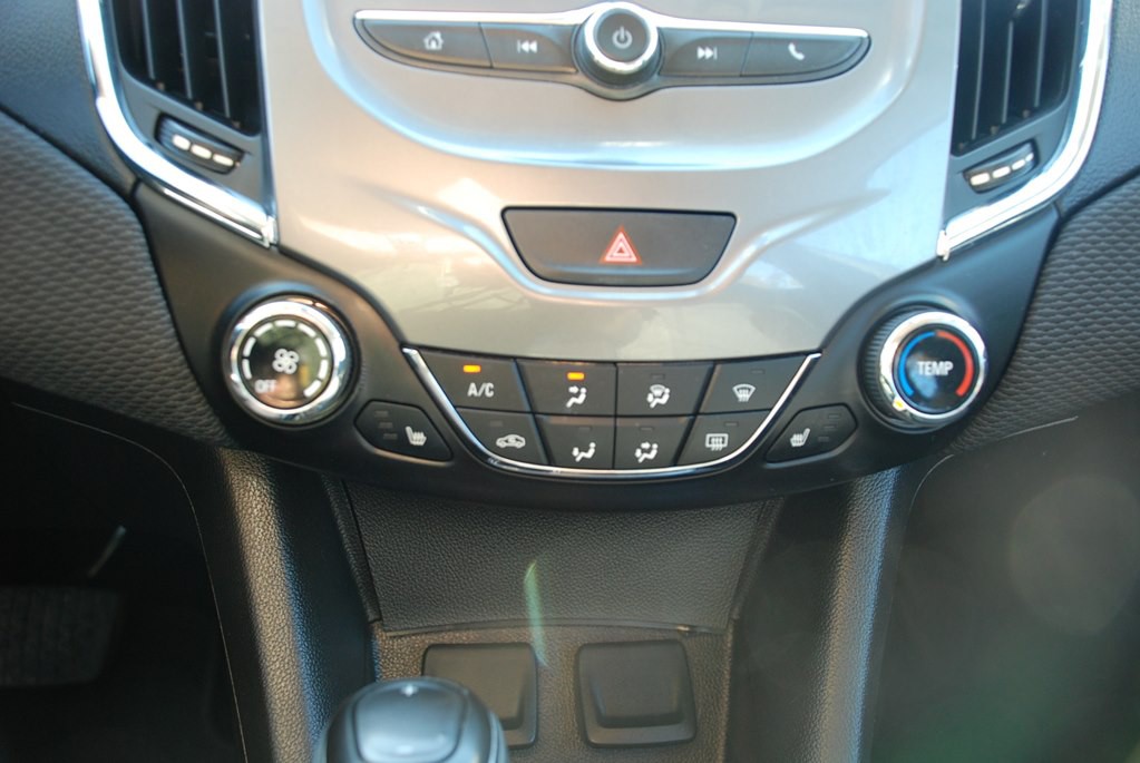 2016 Chevrolet Cruze Image 14