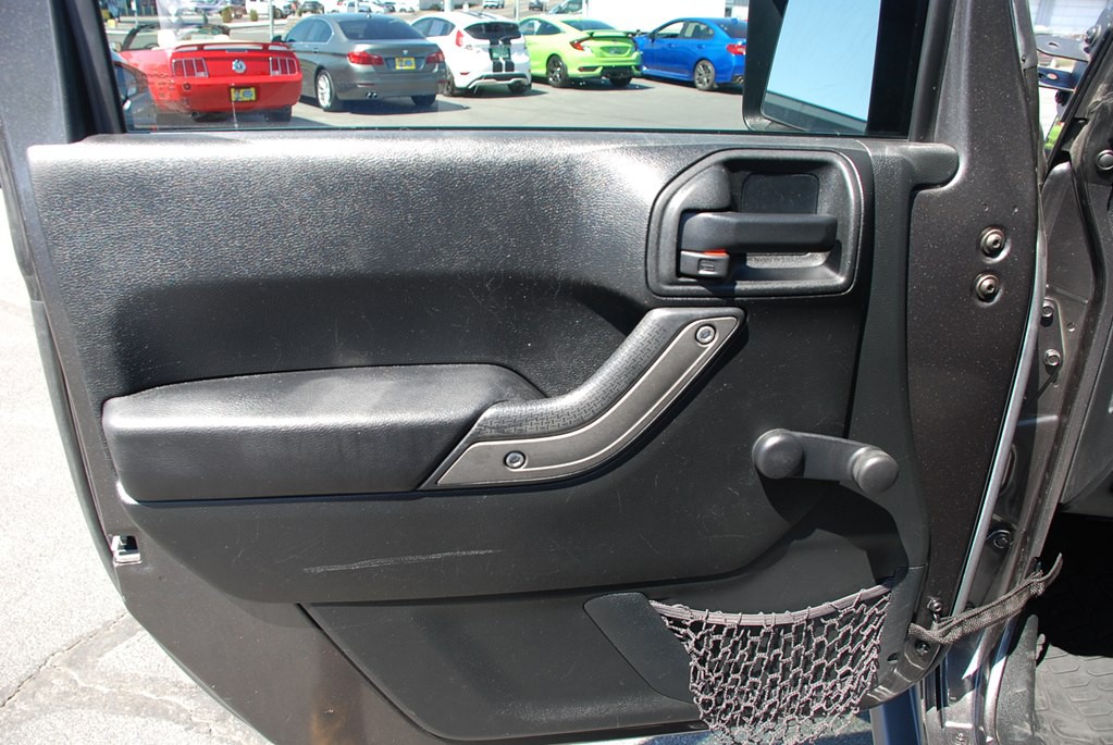 2016 Jeep Wrangler Image 9