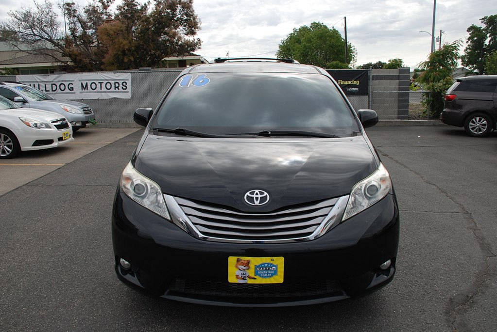 2016 Toyota Sienna Image 8