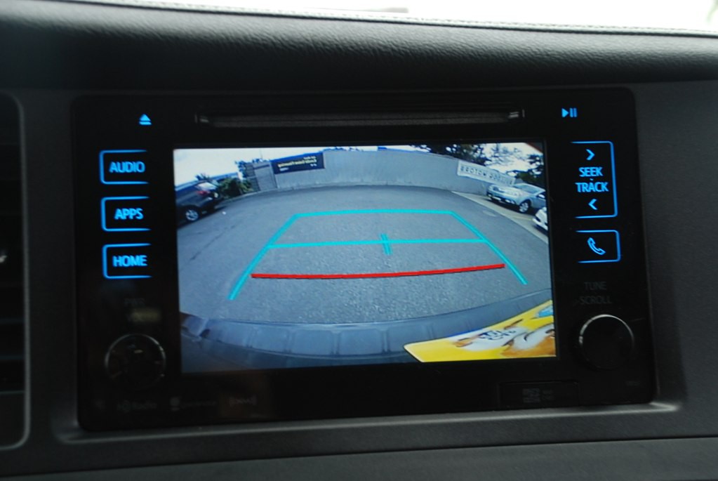 2016 Toyota Sienna Image 14