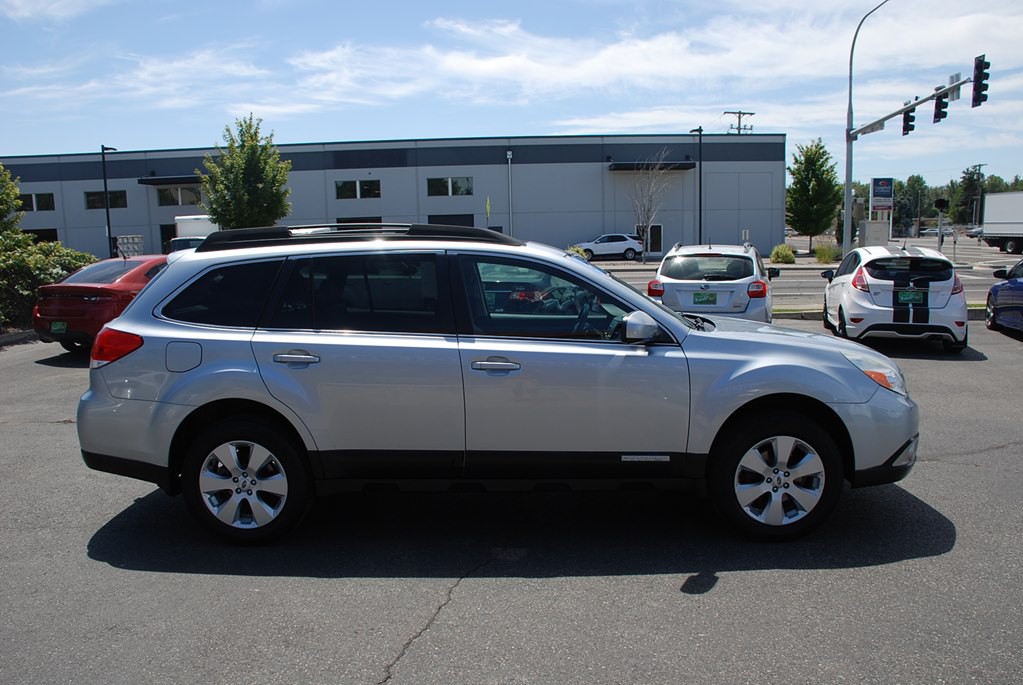 2012 Subaru Outback Image 6