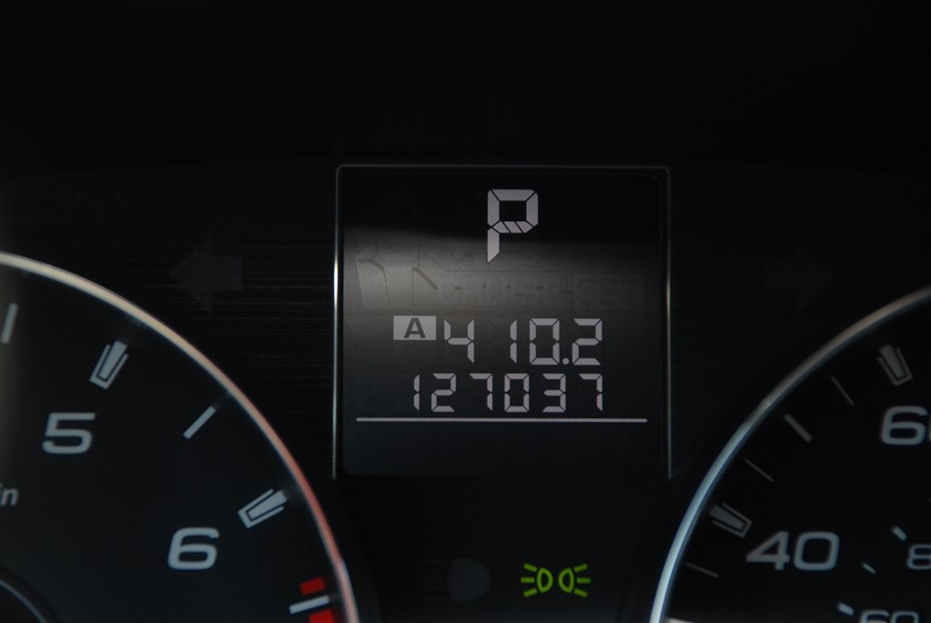 2012 Subaru Outback Image 12