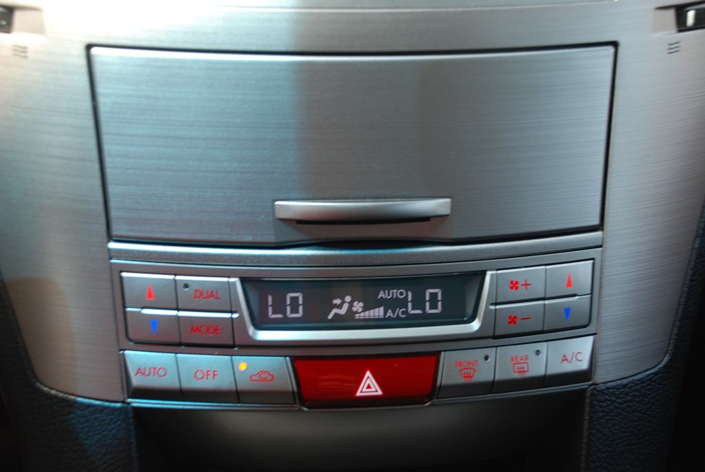 2012 Subaru Outback Image 14
