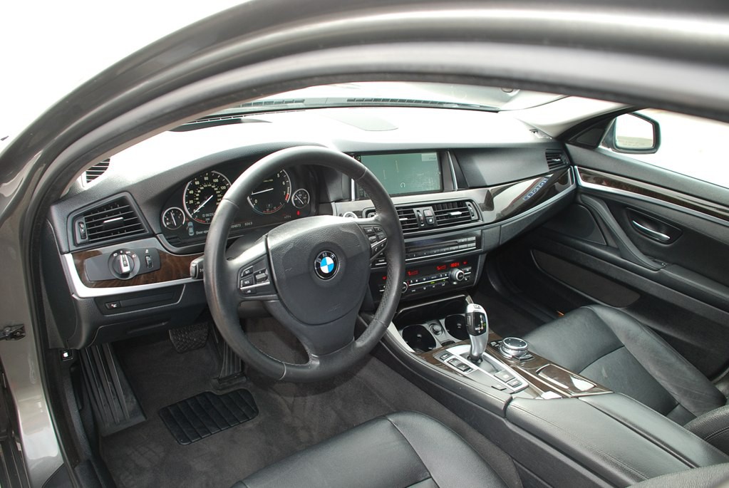 2014 BMW 5 Series Image 11