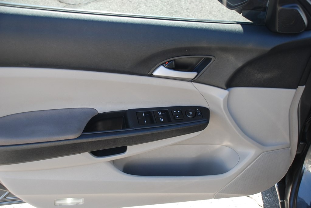 2012 Honda Accord Image 9