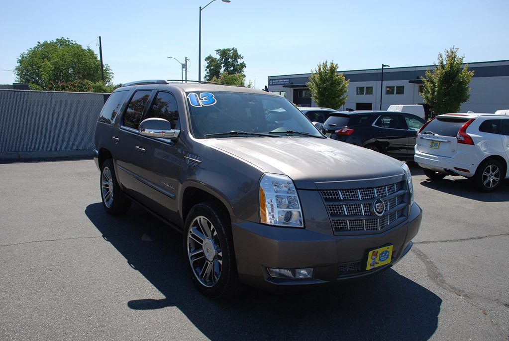 2013 Cadillac Escalade Image 7