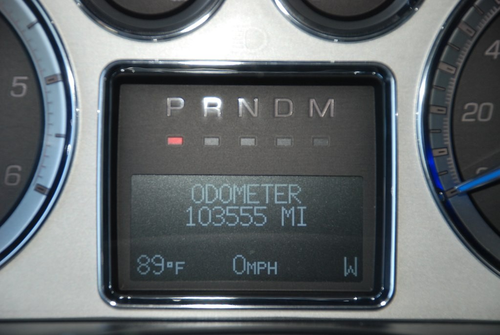 2013 Cadillac Escalade Image 11