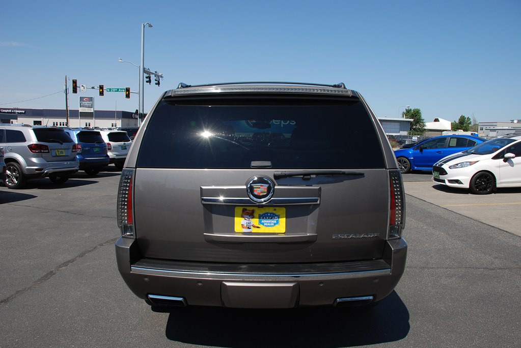 2013 Cadillac Escalade Image 4