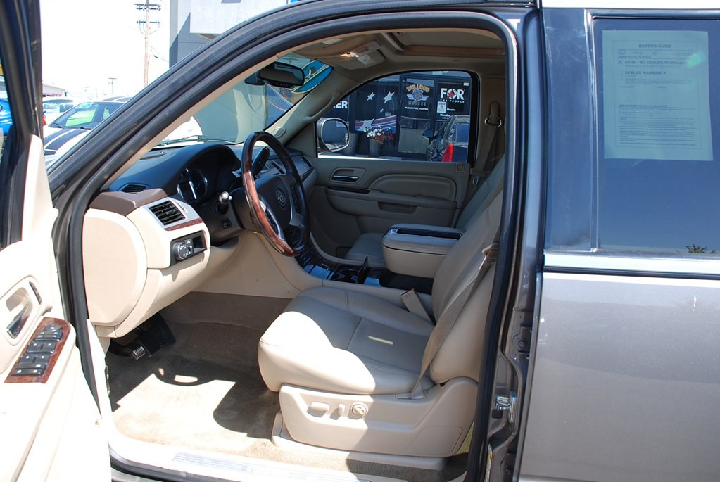 2013 Cadillac Escalade Image 9