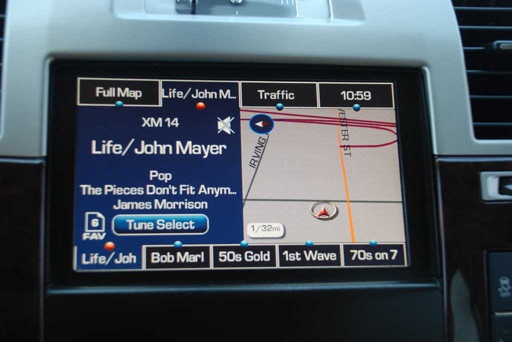 2013 Cadillac Escalade Image 12