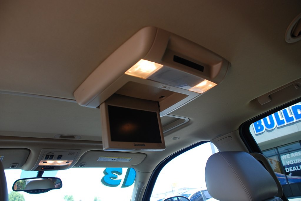 2013 Cadillac Escalade Image 17