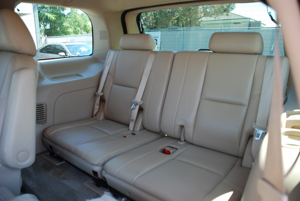 2013 Cadillac Escalade Image 18