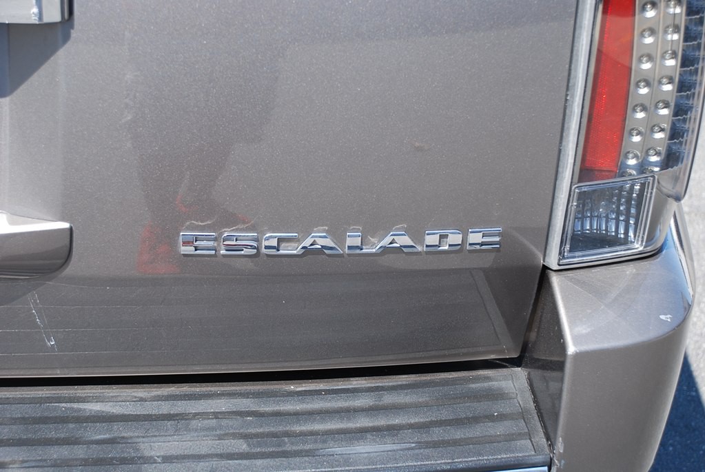 2013 Cadillac Escalade Image 22