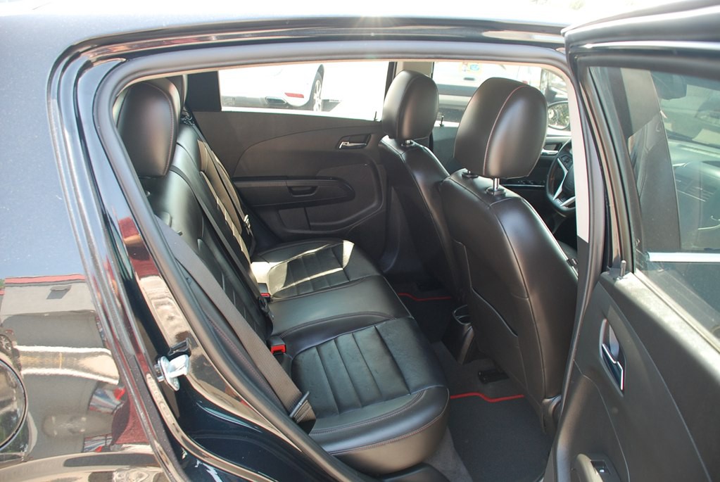 2013 Chevrolet Sonic Image 19