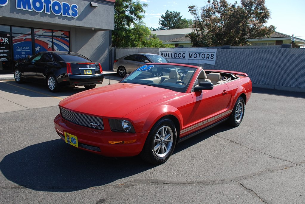 2005 Ford Mustang Image 3