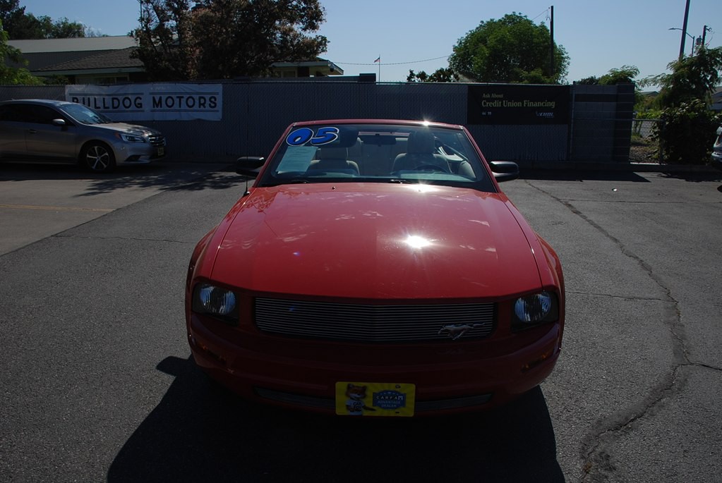 2005 Ford Mustang Image 10