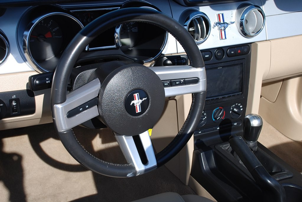 2005 Ford Mustang Image 13