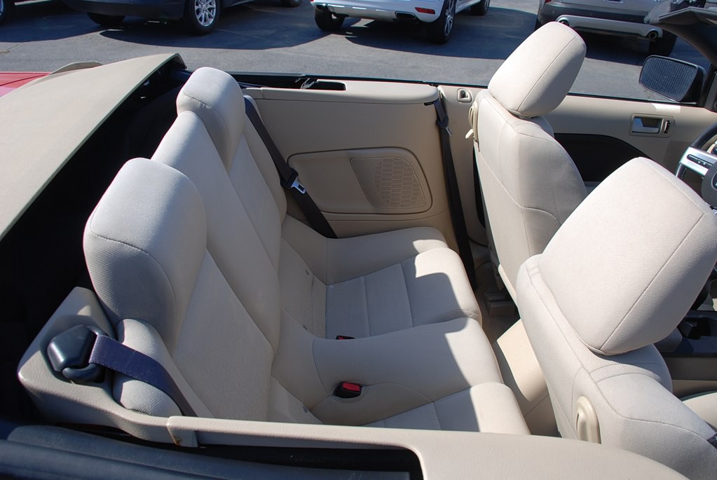 2005 Ford Mustang Image 19