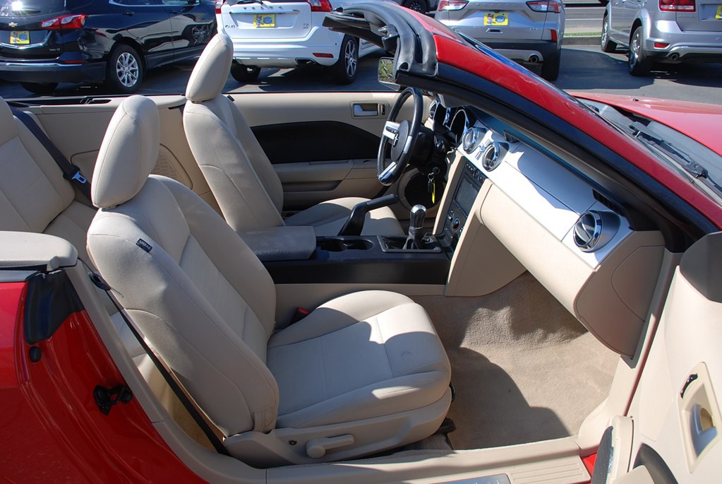 2005 Ford Mustang Image 20