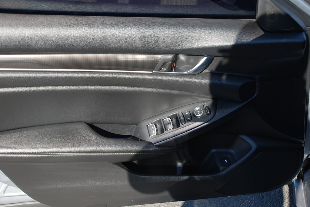 2020 Honda Accord Image 9