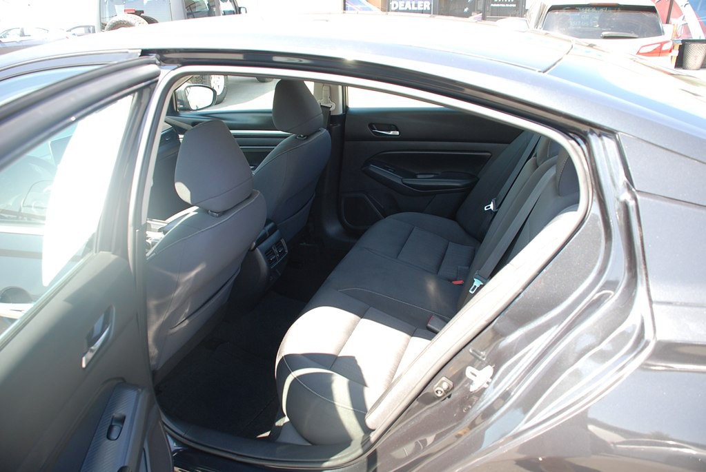 2019 Nissan Altima Image 17