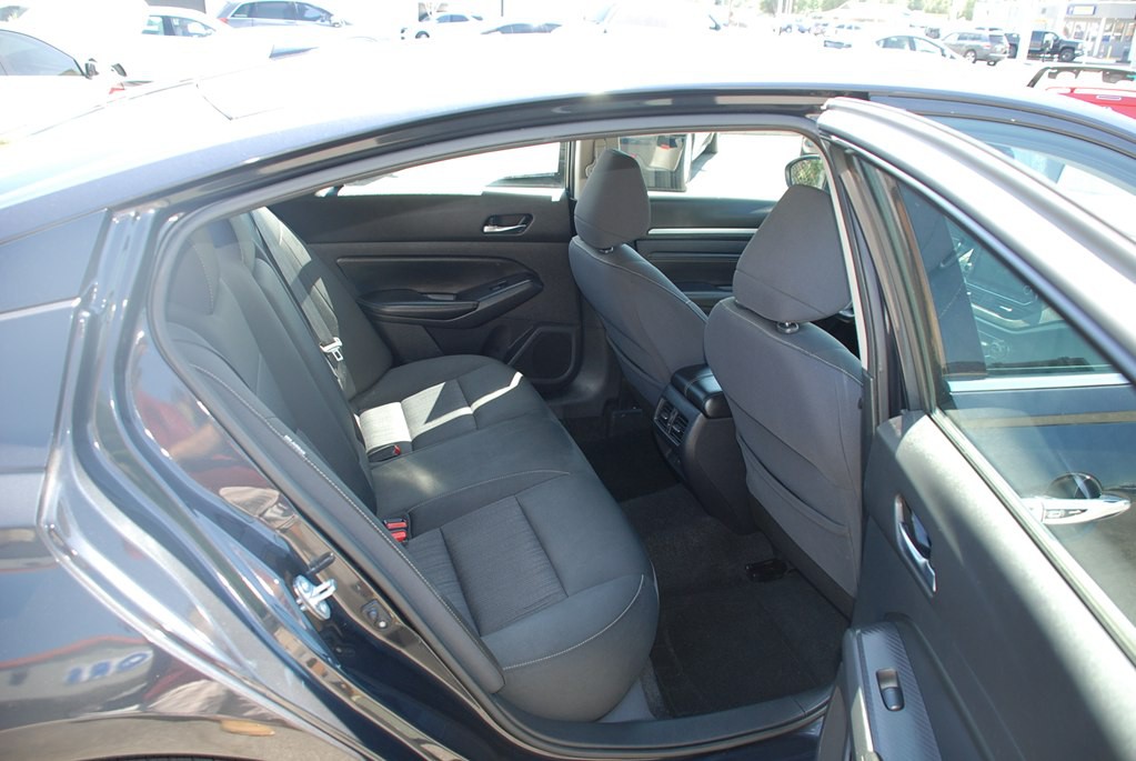 2019 Nissan Altima Image 19