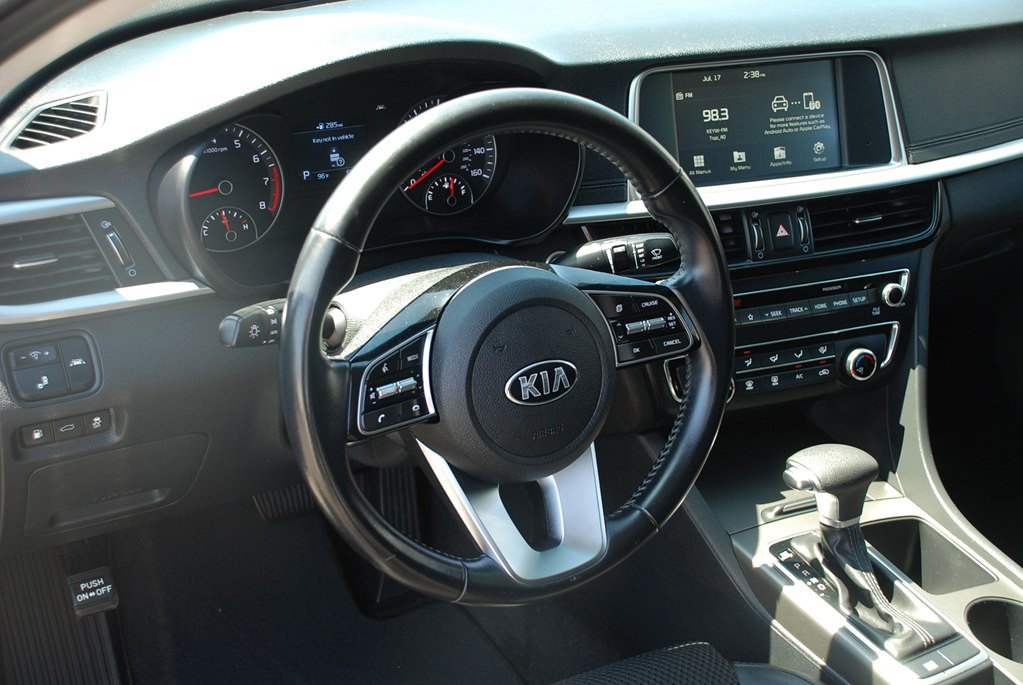 2020 Kia Optima Image 11